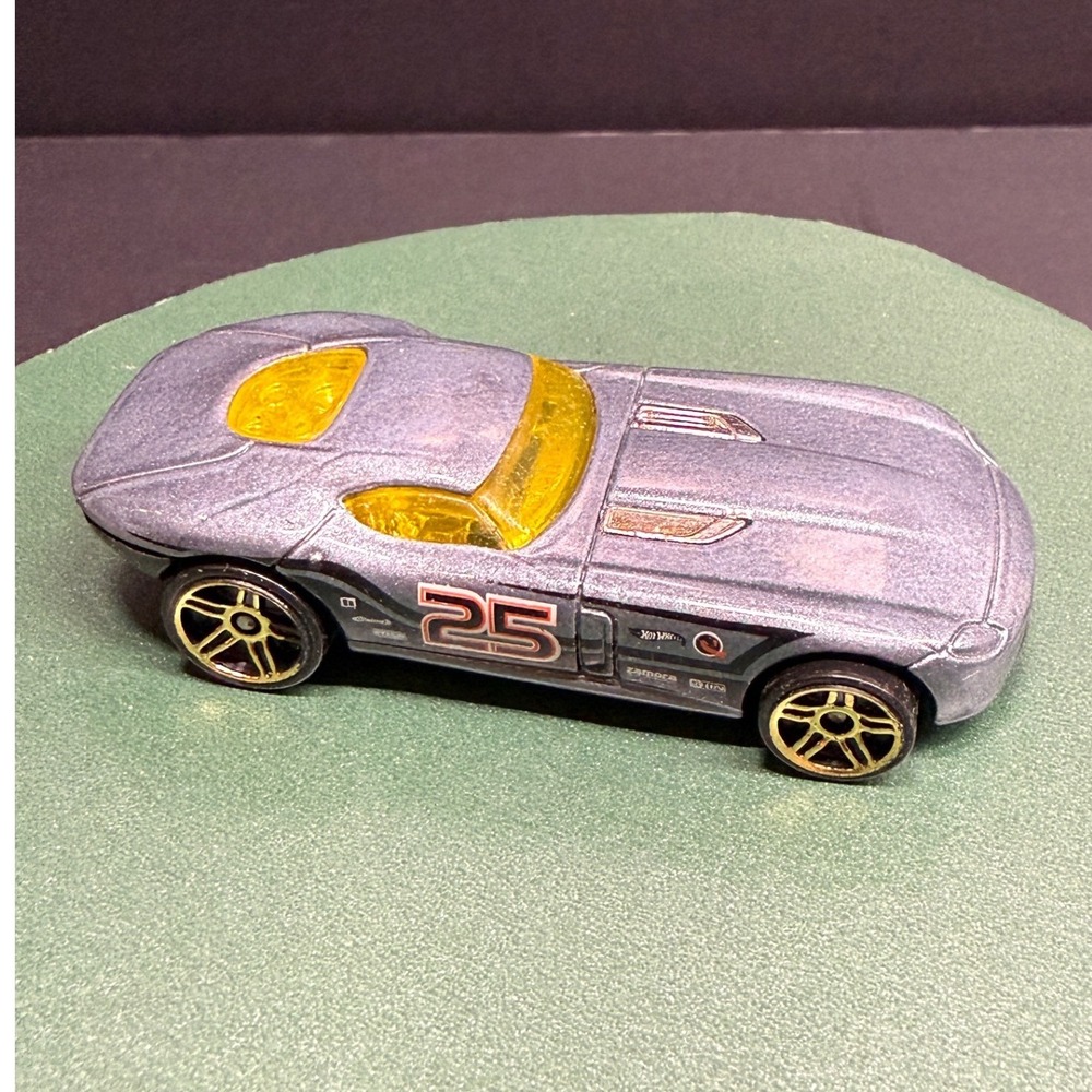 Hot Wheels Fast Felion Silver Metallic 25 Racing Diecast Car Gold Wheels D13